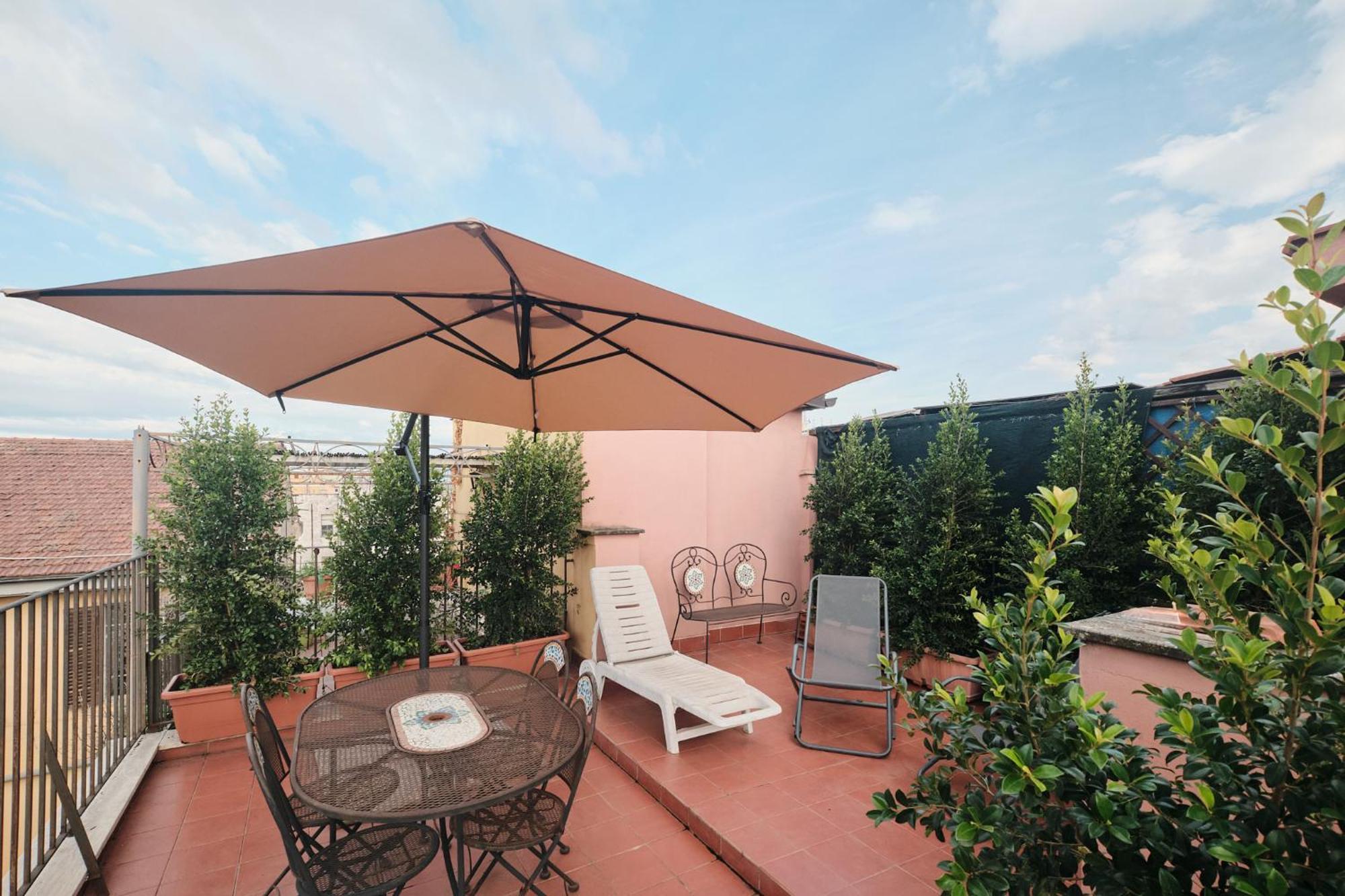 Penthouse With A View Of - 2 Bedrooms And 2 Bathrooms Apartment